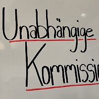 Tätigkeitsbericht 2021 der UKA vorgestellt – Betroffenenbeirat enttäuscht