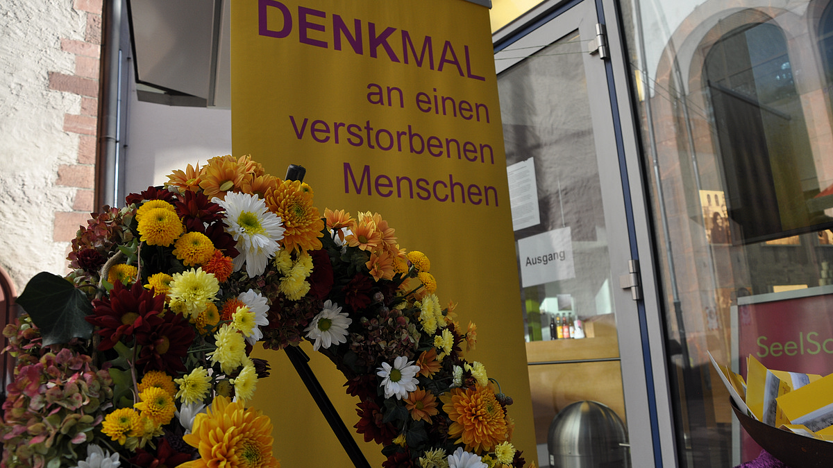 Irritiert und eingeladen - Aktion vor dem Punctum gestartet